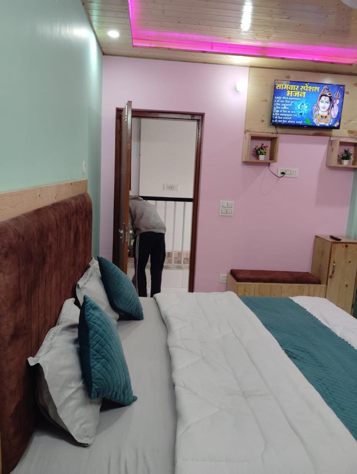 Jbk Hotel Mussoorie- Near Jw Marriott Hotel المظهر الخارجي الصورة